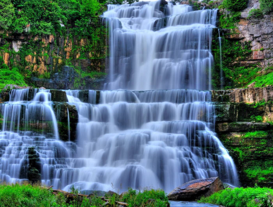 Rainbow Tumbles: An Amazing Waterfall Within Tennessee post thumbnail image