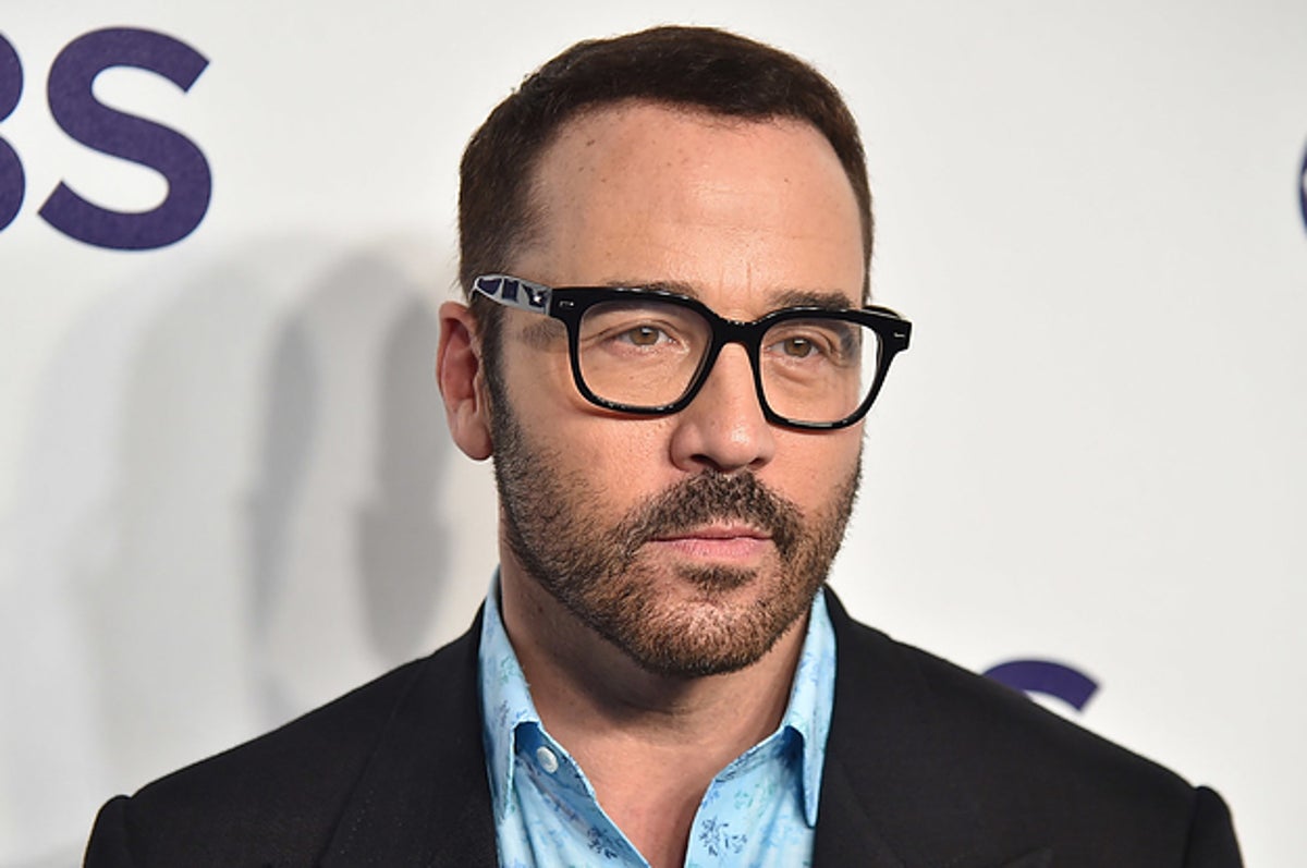Behind the Scenes: The Life and Career of Jeremy Piven post thumbnail image