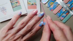 Advantages of Acquiring Regular Manicures post thumbnail image