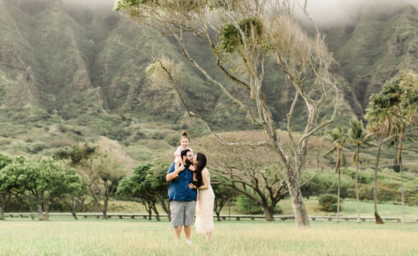 Celebrating Love on the Island: Oahu Couples Photographer post thumbnail image